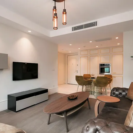 Art Tower Apartment *