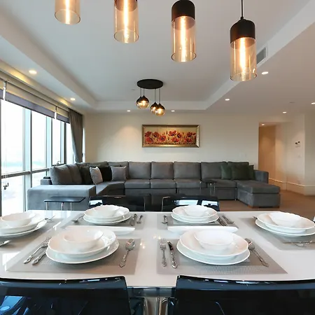 Art Tower Apartment *